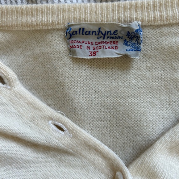 Vintage lot of FOUR cashmere cardigans - Picture 3 of 12